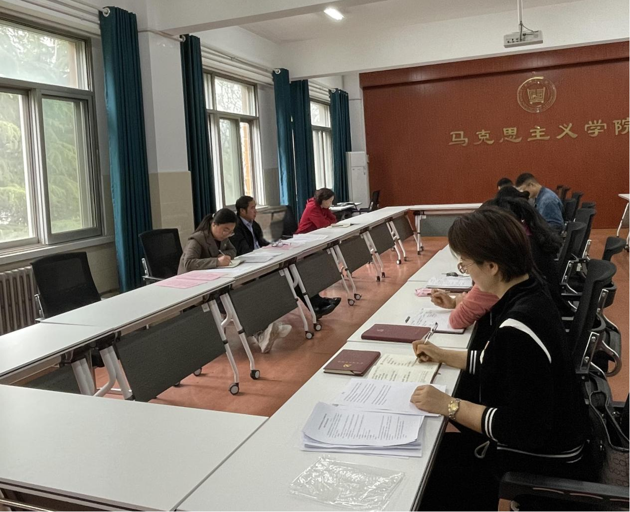 bevictor伟德官网召开2025年全面从严治党工作会议